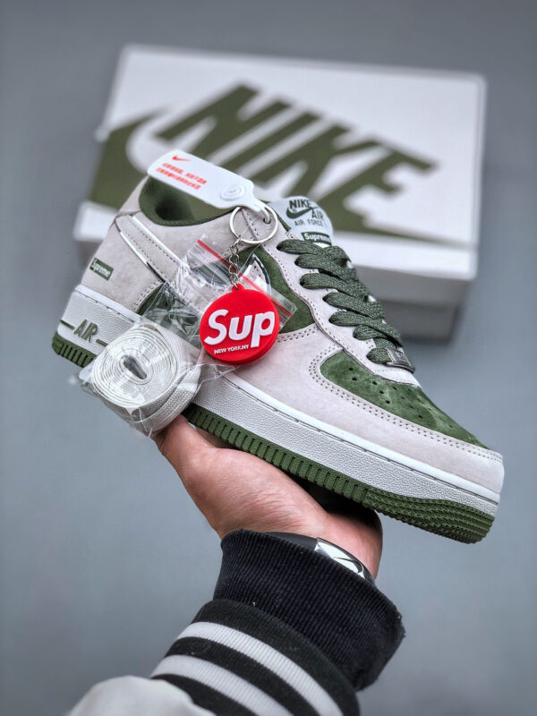 Nike Air Force 1 Low 07 x Supreme – Image 2