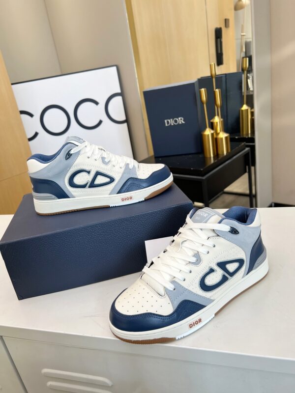 Sneaker CD – Image 2