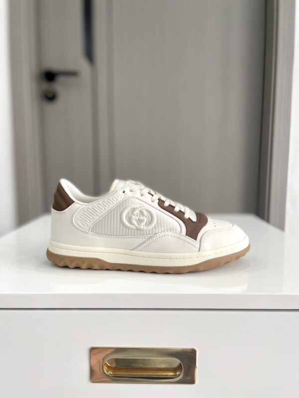 Sneaker CD