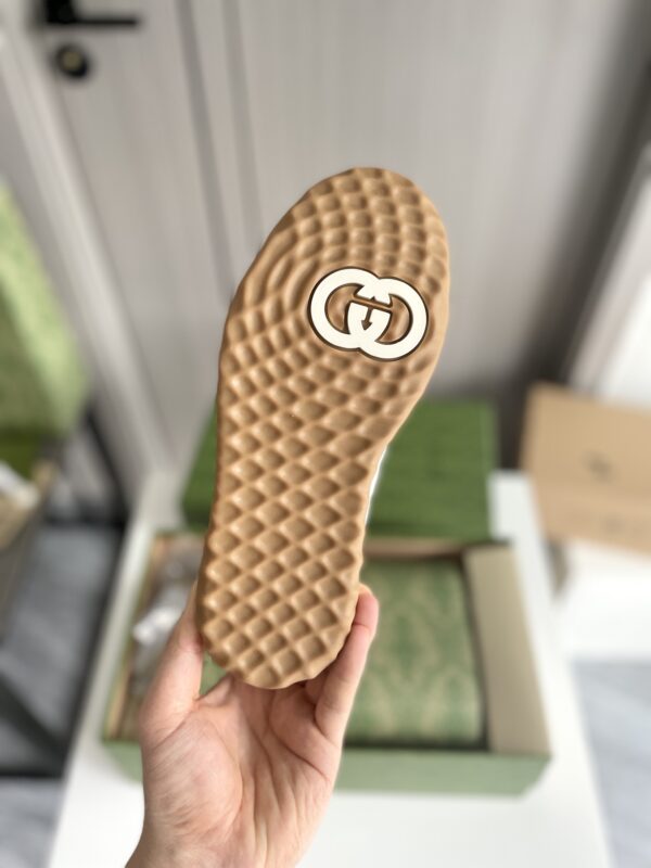 Sneaker CD – Image 3