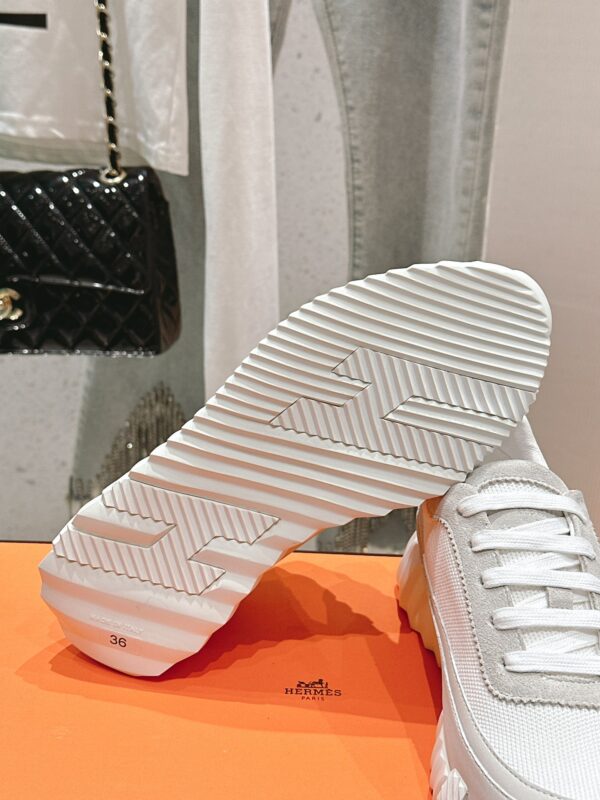 Basket Bouncing Full White – Image 2