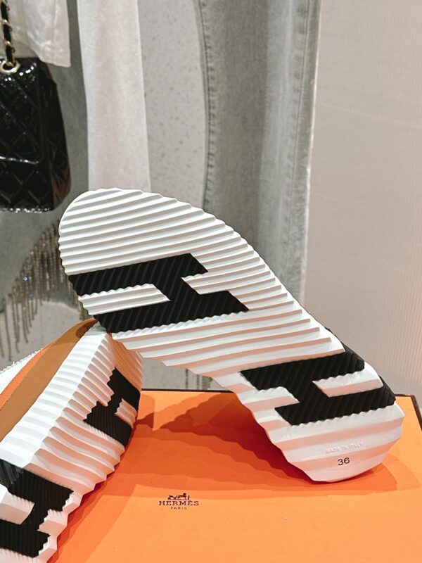 Basket Bouncing White Marron – Image 4