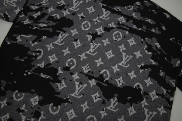 Sweat Lv Holo – Image 5