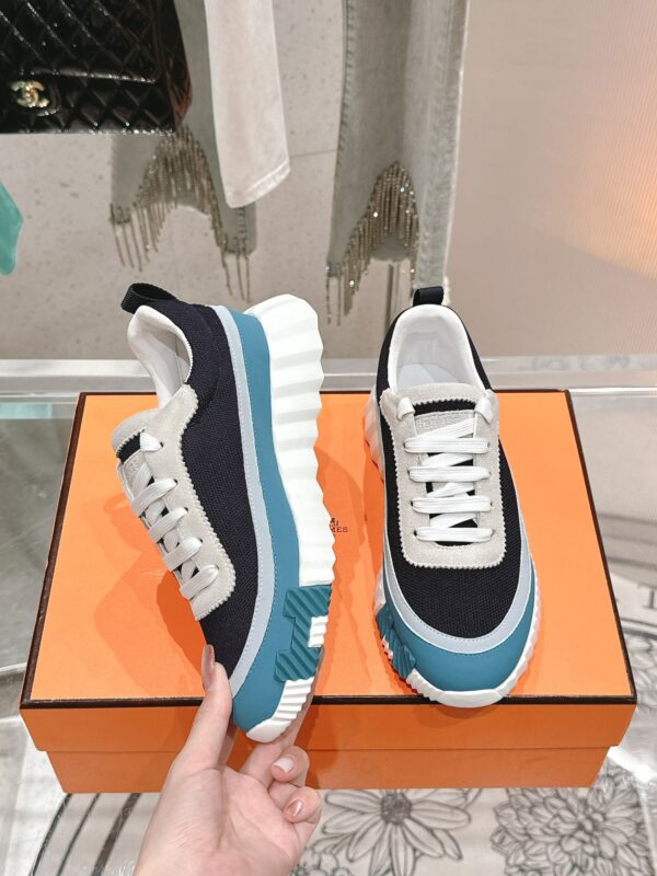 Basket bouncing blue white – Image 3